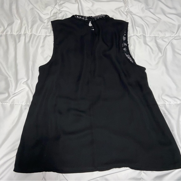 BB Dakota Sleeveless Black Blouse Lace Back Size Medium - Picture 3 of 6